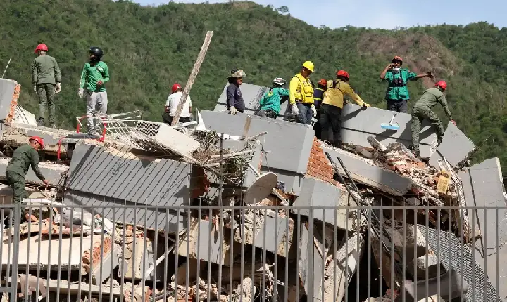 Número de mortos por terremoto na Venezuela sobe para 1.450