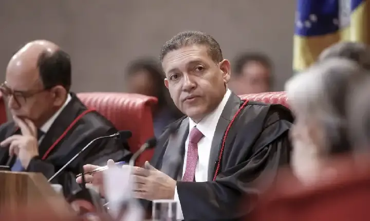 Nunes Marques vai relatar ação de Bolsonaro para anular pena