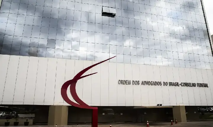 OAB pede que STF autorize comunicação entre Flávio e Jair Bolsonaro