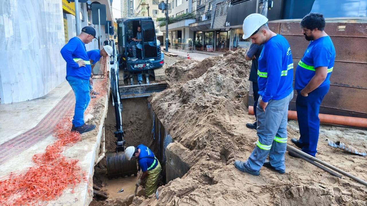 Obra da macrodrenagem na Rua 1001 chega ao Canal do Marambaia
