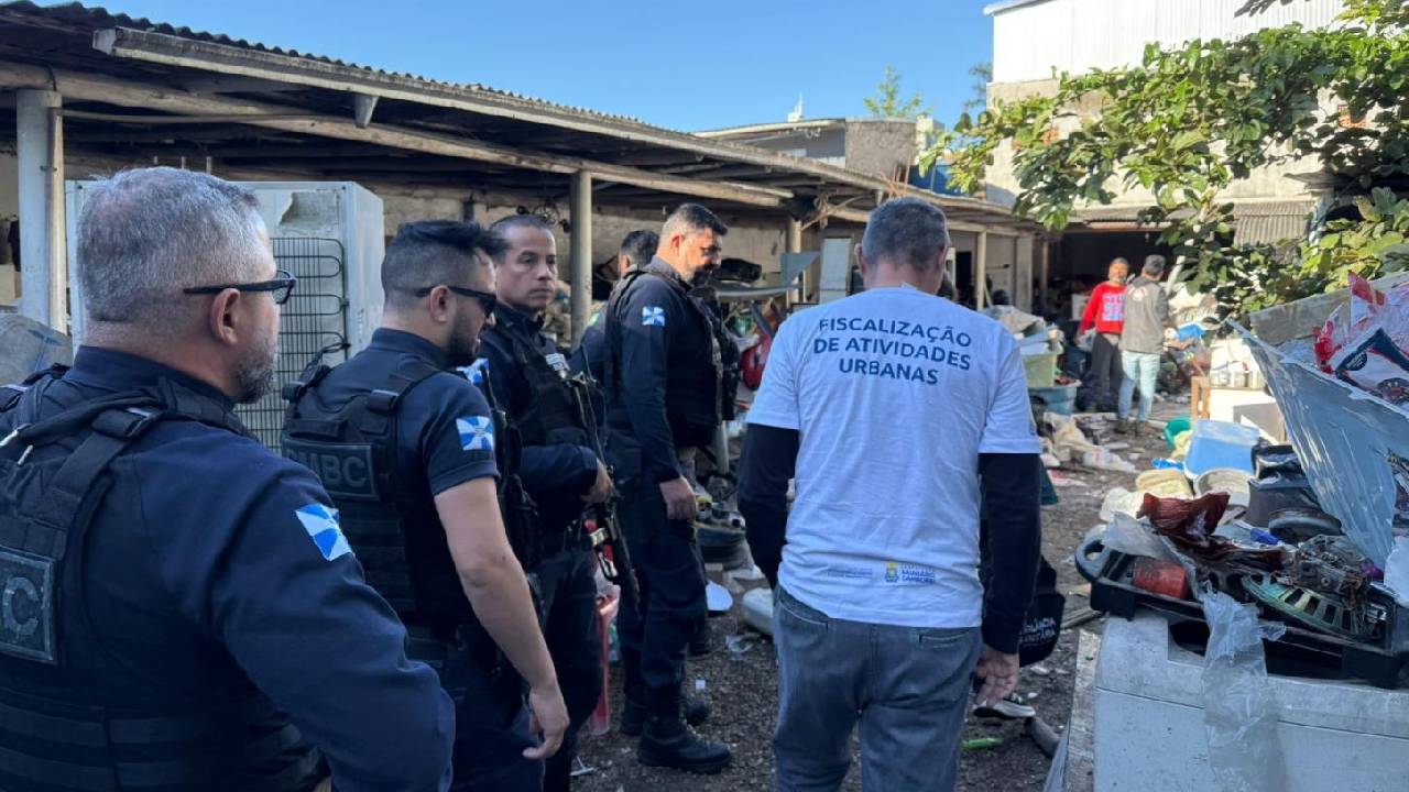 Operação Bairro +Seguro fiscaliza recicladoras e comércio de usados