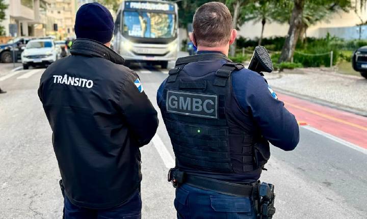 Operação BC + Segura intensifica fiscalização e ordenamento nos bairros Pioneiros e Ariribá