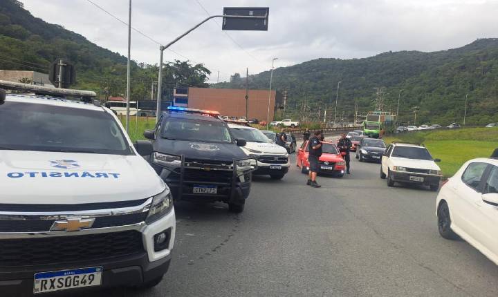 Operação integrada intensifica fiscalização no trânsito em Balneário Camboriú