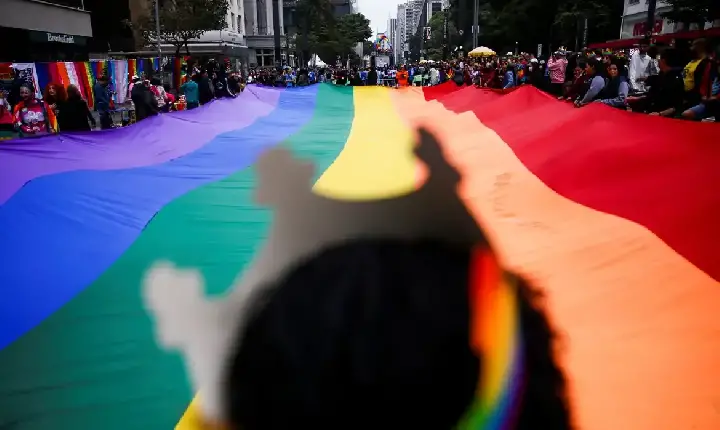 Parada do Orgulho LGBT+ de São Paulo 2026 abordará importância do voto