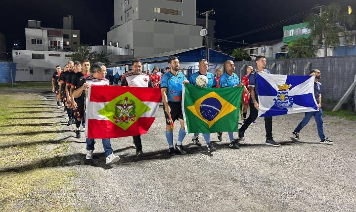 Partida entre Flamengo Sênior e Real Madrid dá início ao Campeonato de Futebol Veterano Série A de Balneário Camboriú 