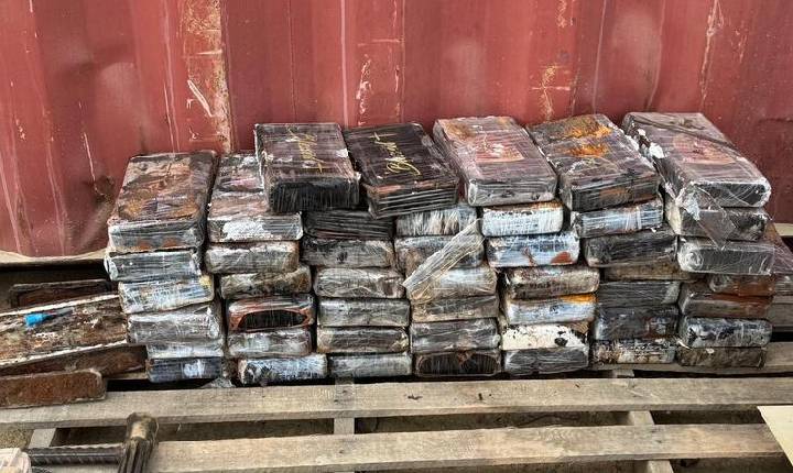 PF apreende 150 kg de cocaína em contêineres com destino à Europa durante ação na região portuária de Navegantes