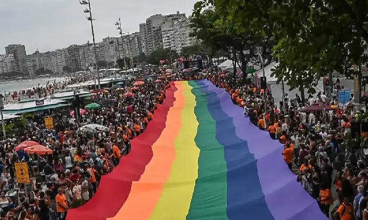 PL que veta criança em evento LGBTQIA+ é inconstitucional, diz jurista
