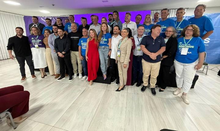 Podemos SC reúne 58 pré-candidatos em escola política com presença de governador, prefeito Topazio e deputada Paulinha 