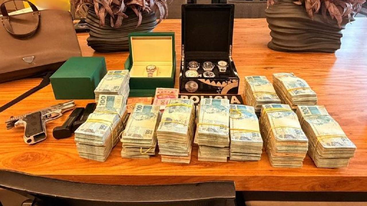 Polícia Federal desarticula esquema milionário em região aduaneira de Itajaí