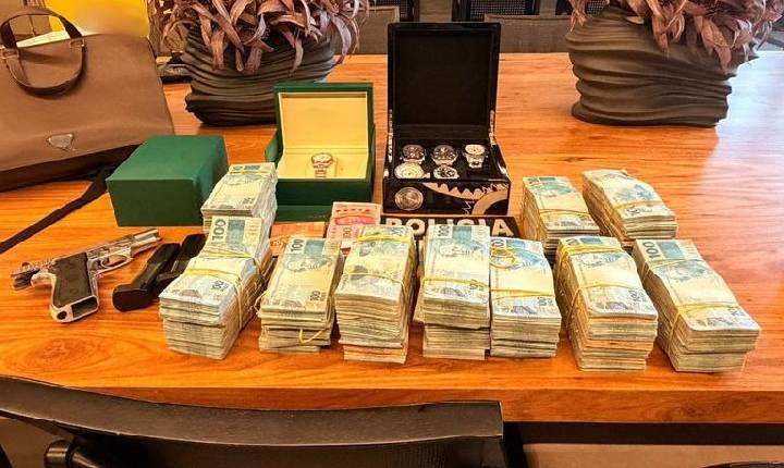 Polícia Federal desarticula esquema milionário em região aduaneira de Itajaí