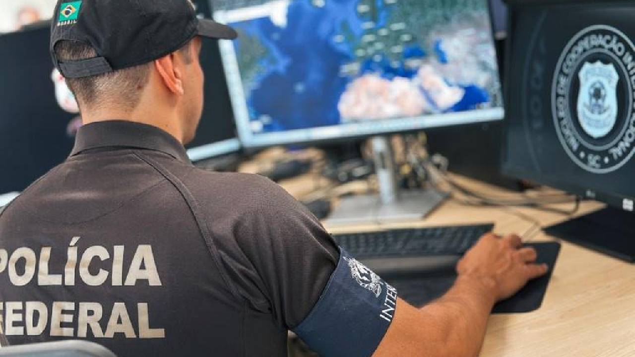 Polícia Federal extradita brasileiro foragido da Justiça Catarinense capturado no exterior