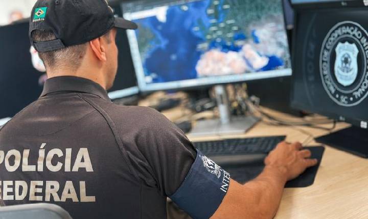 Polícia Federal extradita brasileiro foragido da Justiça Catarinense capturado no exterior