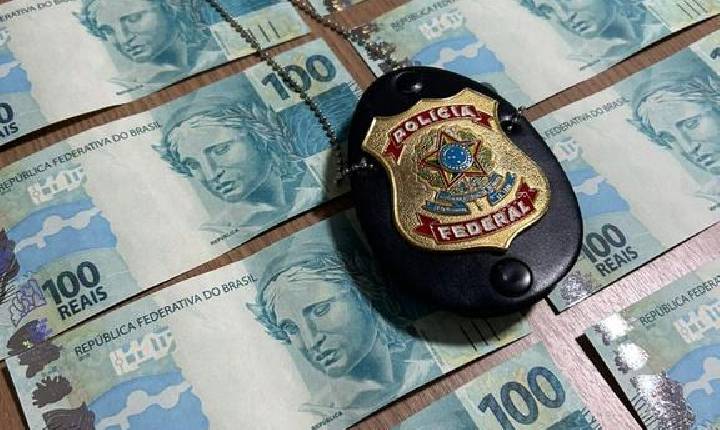 Polícia Federal prende mulher em flagrante ao receber cédulas falsas em Santa Catarina