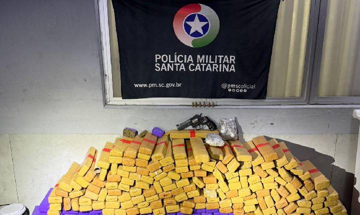 Polícia Militar apreende 10.600 quilos de maconha e prende cinco suspeitos