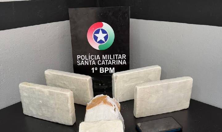 Polícia Militar apreende mais de 5 kg de cocaína após perseguição na BR-101