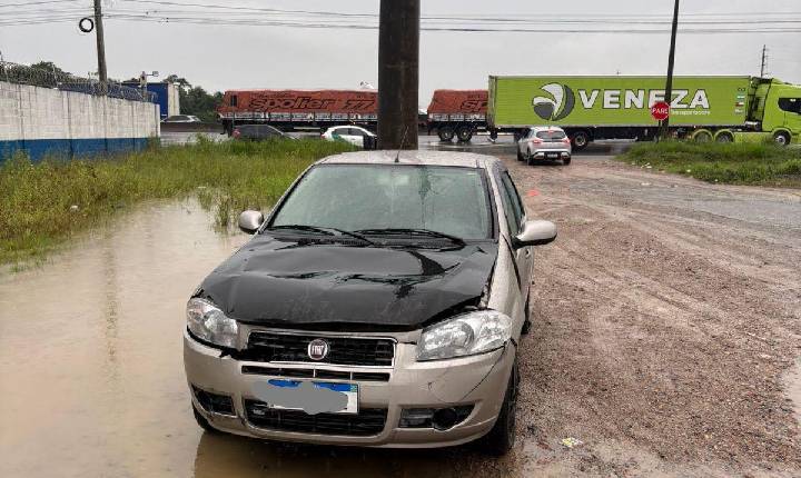 Polícia Militar recupera veículo roubado no bairro Cordeiros