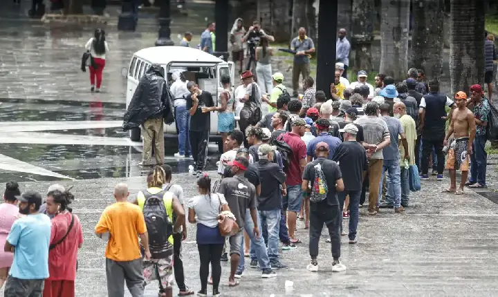 População em situação de rua passa de 388 mil em maio; São Paulo lidera