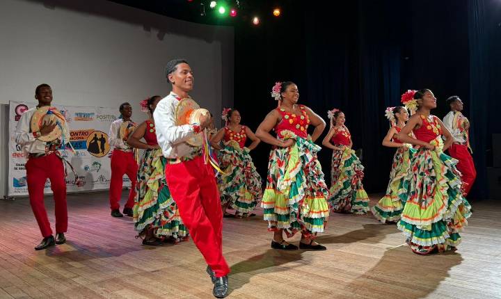 Praça da Bíblia terá apresentações folclóricas e mostra literária neste sábado