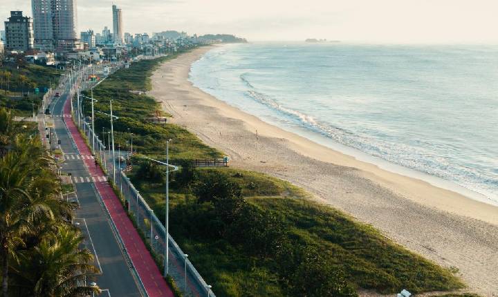 Praia com Bandeira Azul em Santa Catarina terá projeto de 140 unidades inspirado na Flórida 