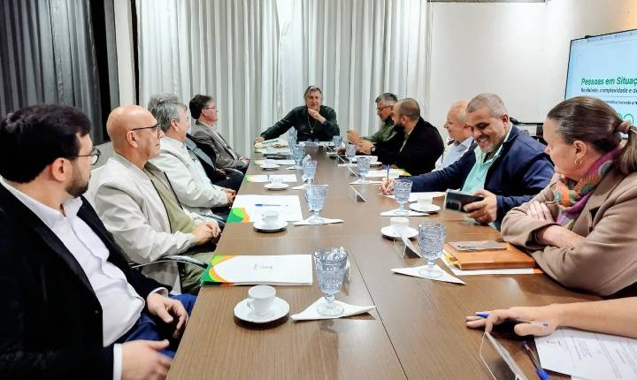 Prefeito Leonel Pavan inicia discussão para implantação de modelo integrado de atendimento às pessoas em situação de rua em Camboriú