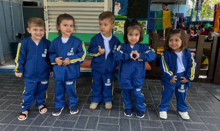 Prefeitura inicia entrega dos uniformes de inverno em Balneário Camboriú