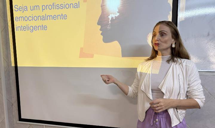 Programa Cidade Empreendedora 2026 de Balneário Camboriú inicia com oficina sobre inteligência emocional