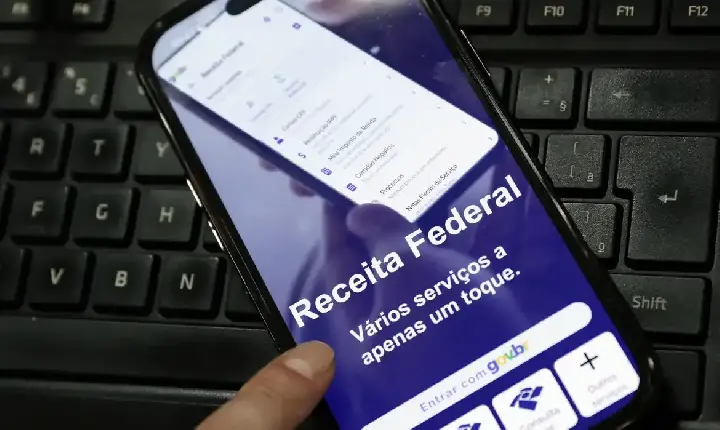 Receita paga nesta sexta maior lote de restituição do Imposto de Renda da história
