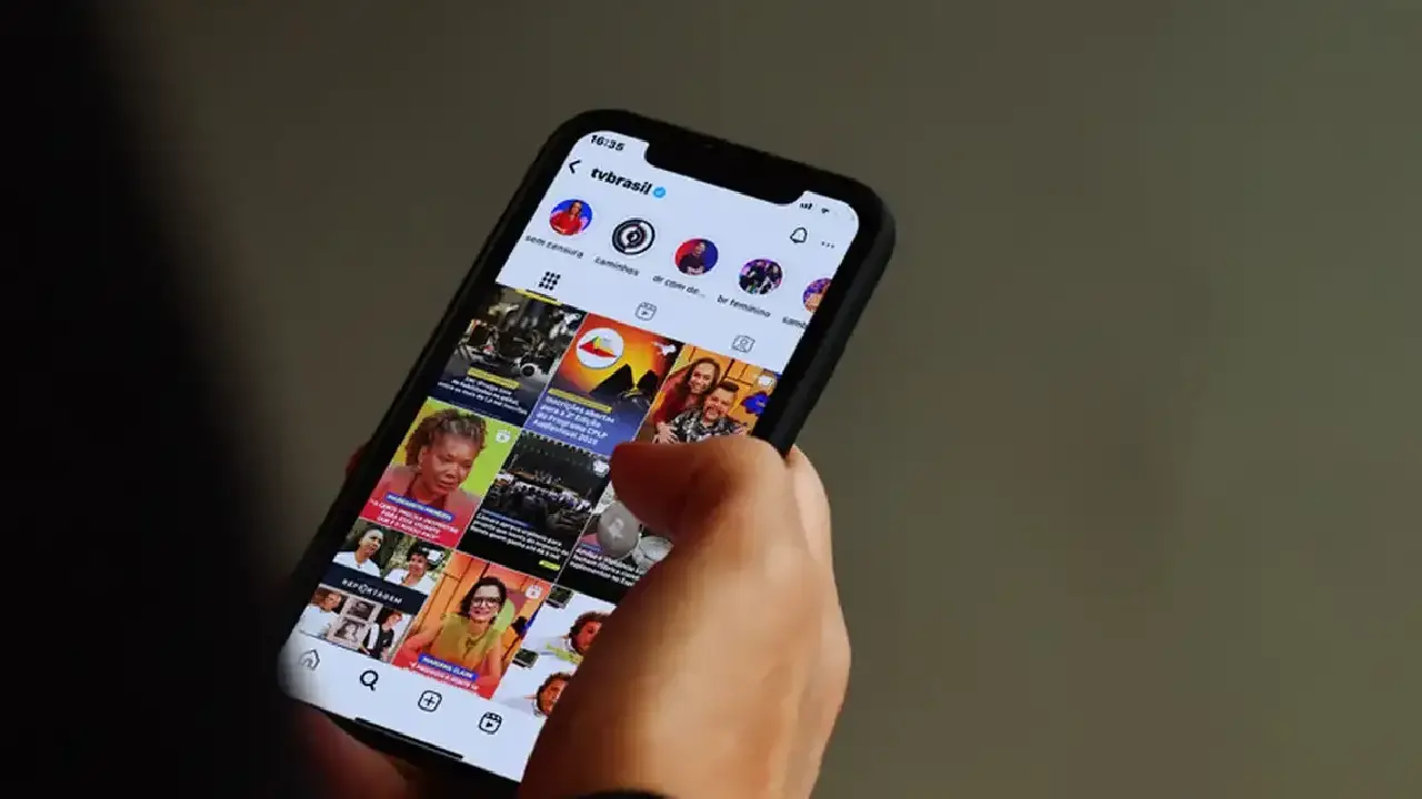 Redes sociais causam polarização e isolamento político em jovens
