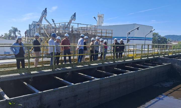 Representantes do Instituto Federal Catarinense e prefeitura de Camboriú conhecem tecnologias da Estação de Tratamento de Esgoto de São Francisco do Sul