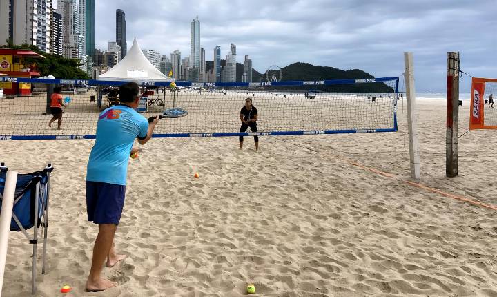 Sancionada lei que regulamenta uso de espaços esportivos na Praia Central de Balneário Camboriú