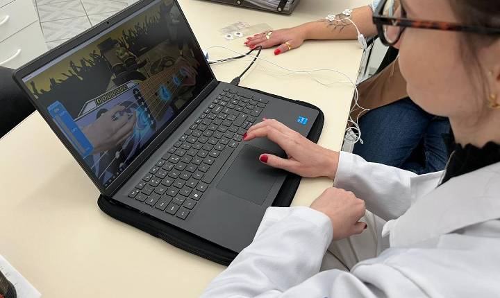 Saúde de Balneário Camboriú adquire equipamento moderno para fisioterapia no Cefir