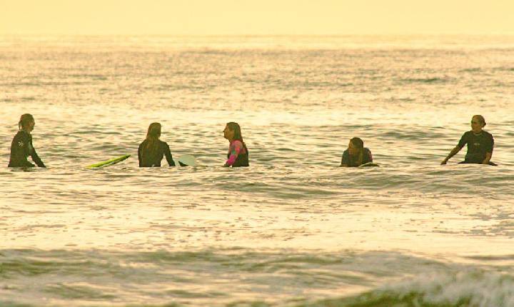 Surf das Mães é neste sábado, na Praia Central de Balneário Camboriú