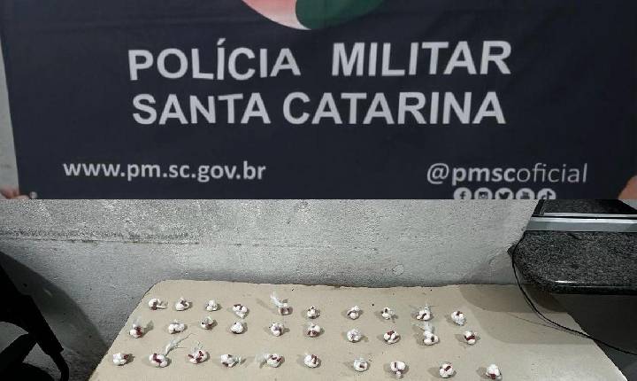 Tráfico de drogas é desarticulado em Itapema e mais de 200 porções de cocaína são aprendidas