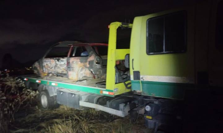 Veículo furtado é encontrado carbonizado às margens da BR-101 em Porto Belo  - Polícia Militar recupera bicicldeta furtada e detém dois suspeitos em Bombinhas 