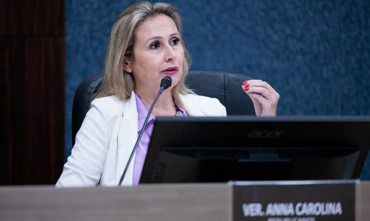 Vereadora Anna Carolina cobra informações sobre atendimento e estrutura da UTI do Hospital Pequeno Anjo