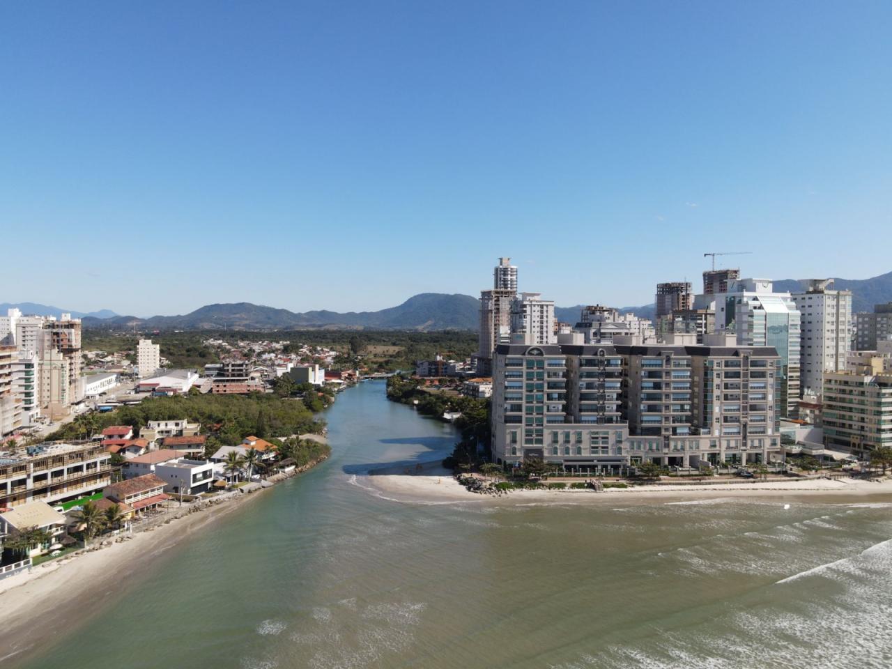 Itapema, Porto Belo e Balneário Camboriú somam mais de R$ 10 bilhões em vendas de imóveis em 2023