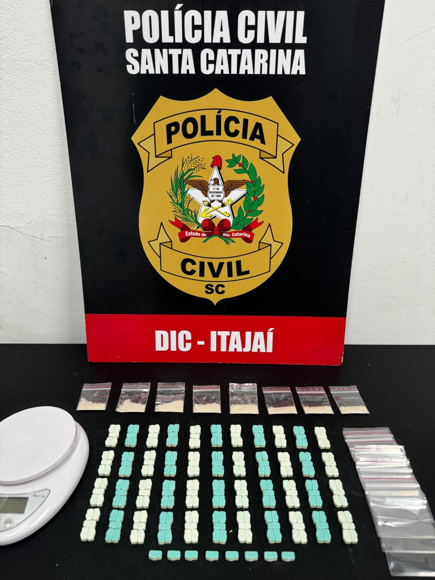 DECOD de Itajaí prende suspeito de traficar drogas sintéticas na região