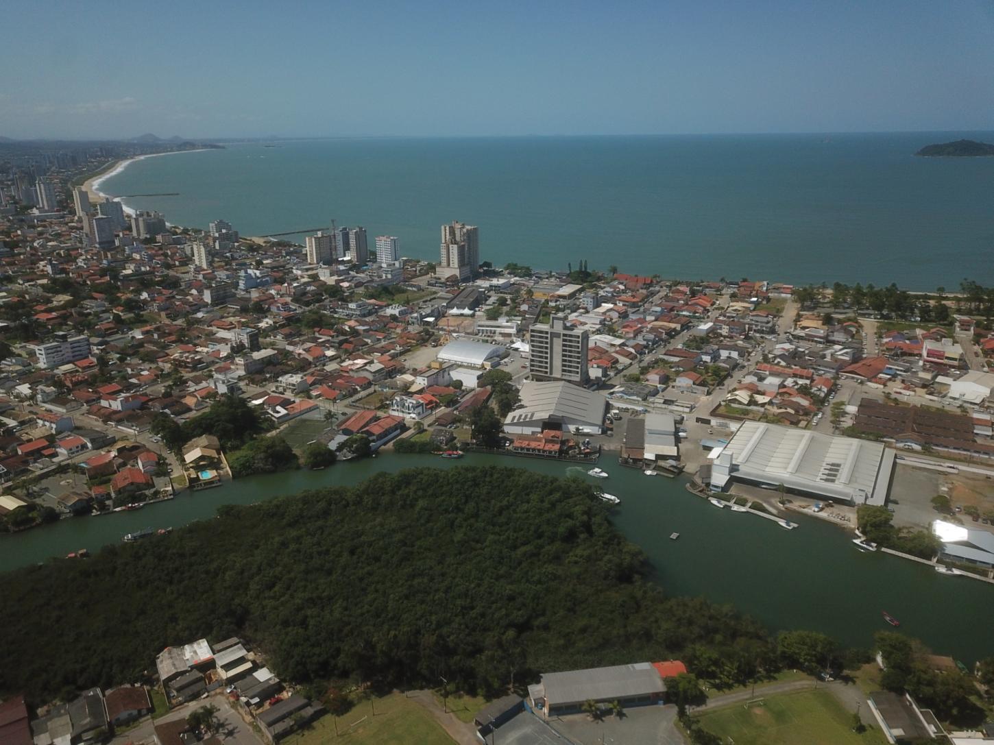 Vendas de imóveis superam R$ 1,1 bilhão em Balneário Piçarras no primeiro semestre de 2024