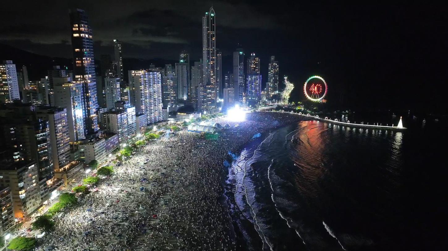 Teste de Fogos e da Contagem Regressiva da FG Big Wheel em Balneário Camboriú