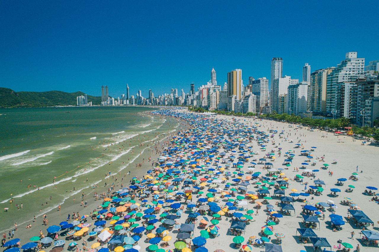 Balneário Camboriú estima aumento de turistas na temporada 2024/2025