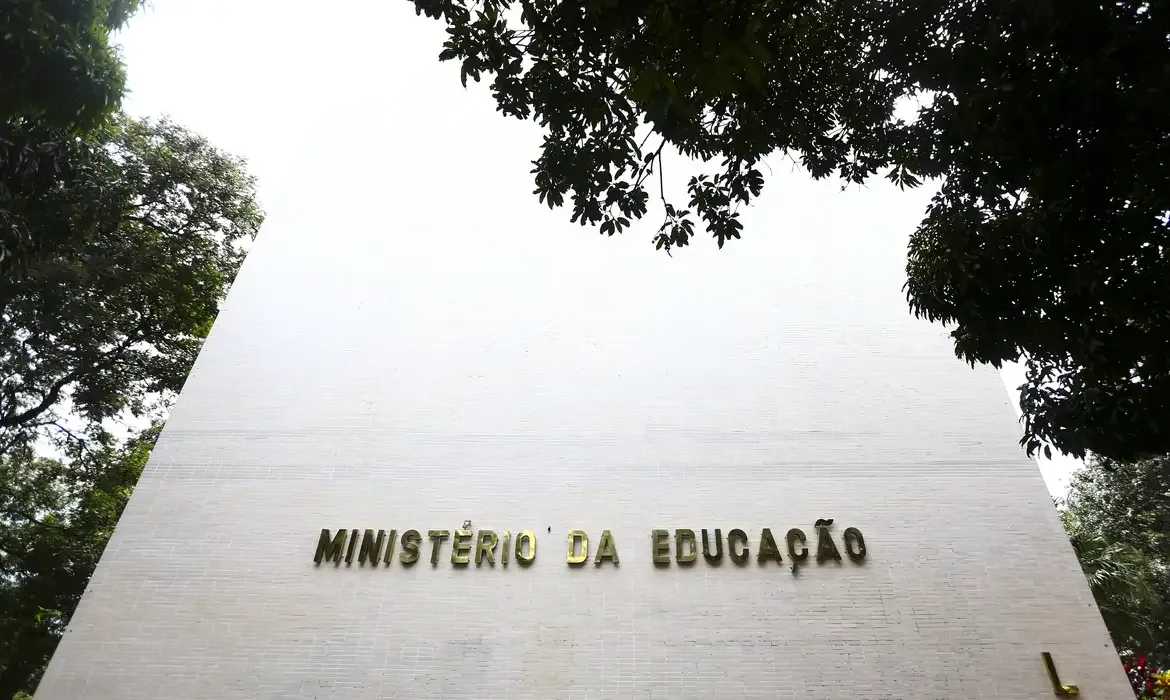 Ebserh publica edital de concurso com 545 vagas. Exame é organizado pela Fundação Getulio Vargas