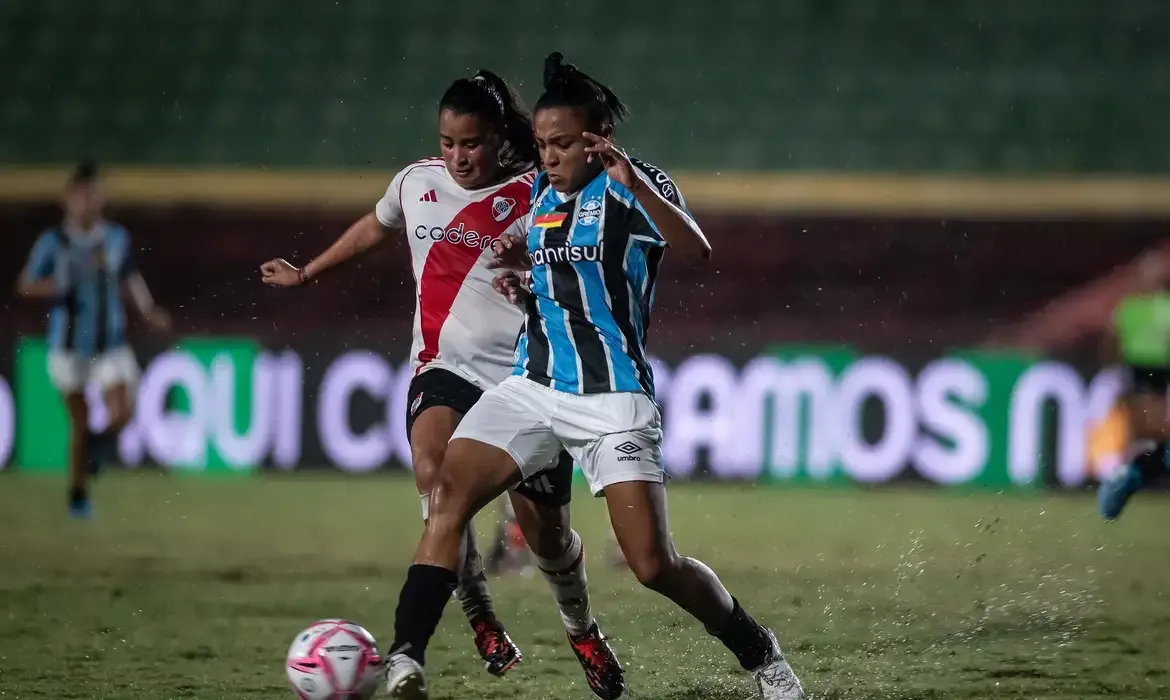 Prisão de 4 atletas do River Plate da Argentina é convertida em preventiva