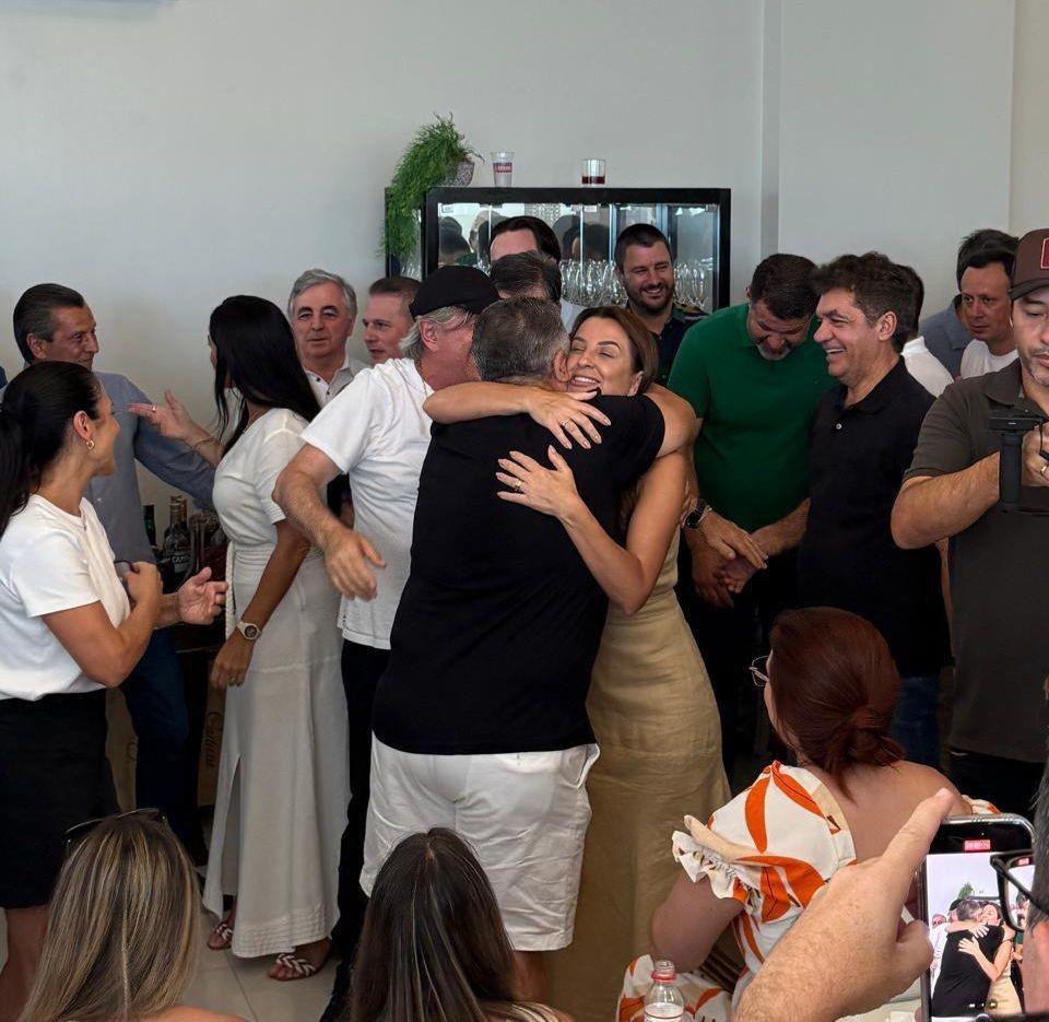 Juliana Pavan participa de evento com mais de 100 lideranças políticas 