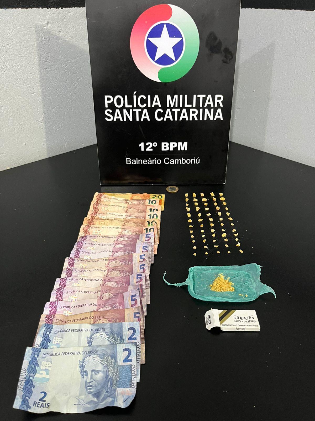 Traficante e usuário são detidos em flagrante no bairro dos Municípios