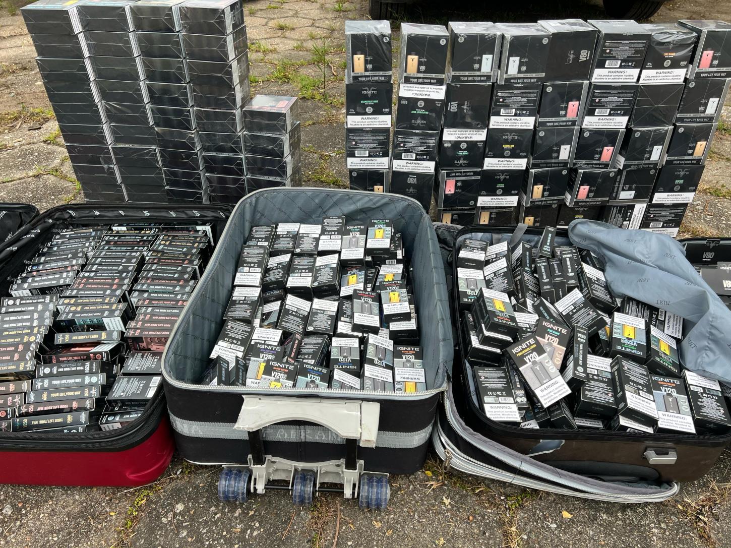 Homem é preso com mais de 1,1 mil unidades de cigarros eletrônicos no Monte Alegre