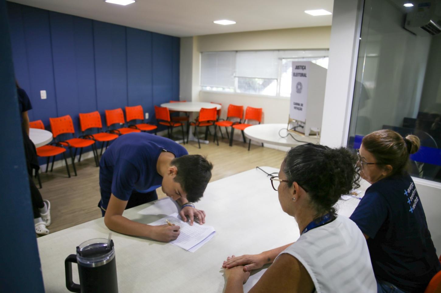 Câmara de Balneário Camboriú divulga resultado das eleições mirins 2025