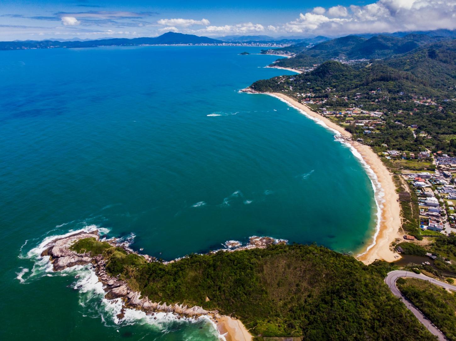 Balneário Camboriú tem praia com a melhor avaliação ambiental e sanitária das Américas