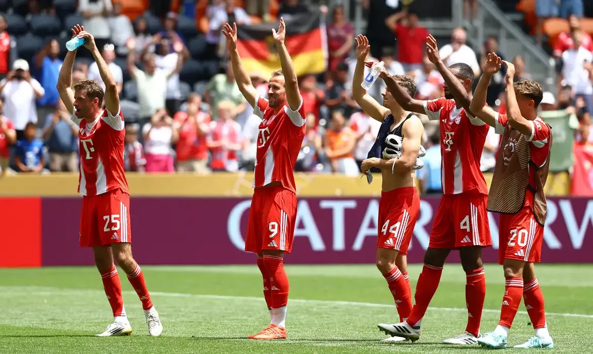 Bayern goleia Auckland City por 10 a 0 com show de Musiala e Olise no Mundial de Clubes 2025