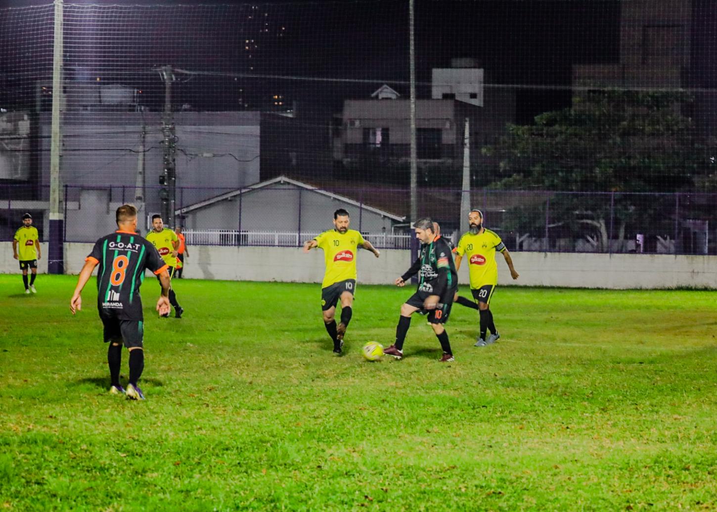 Campeonato Amador de Futebol Veterano tem 14 gols na estreia