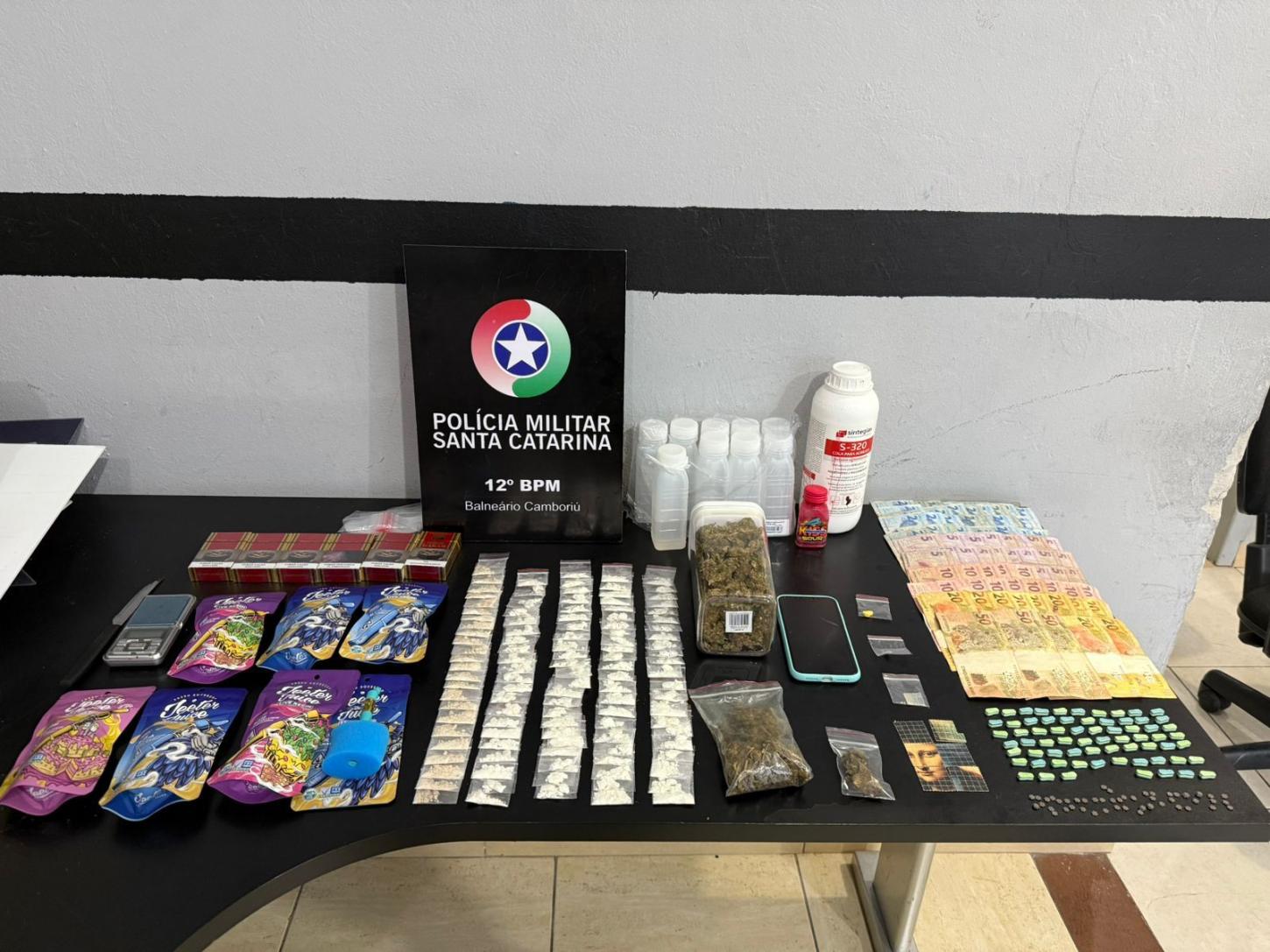 Estabelecimento comercial da região central de Balneário Camboriú era utilizado como ponto de tráfico de drogas
